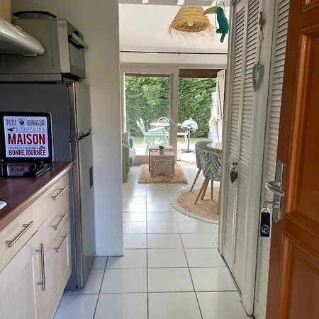 Jolie Maison Au Golf Dom wakacyjny *
